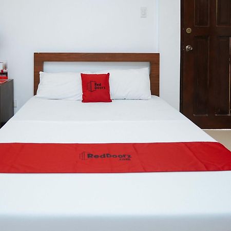 Reddoorz Plus At Billy'S Resort Oslob Exteriér fotografie