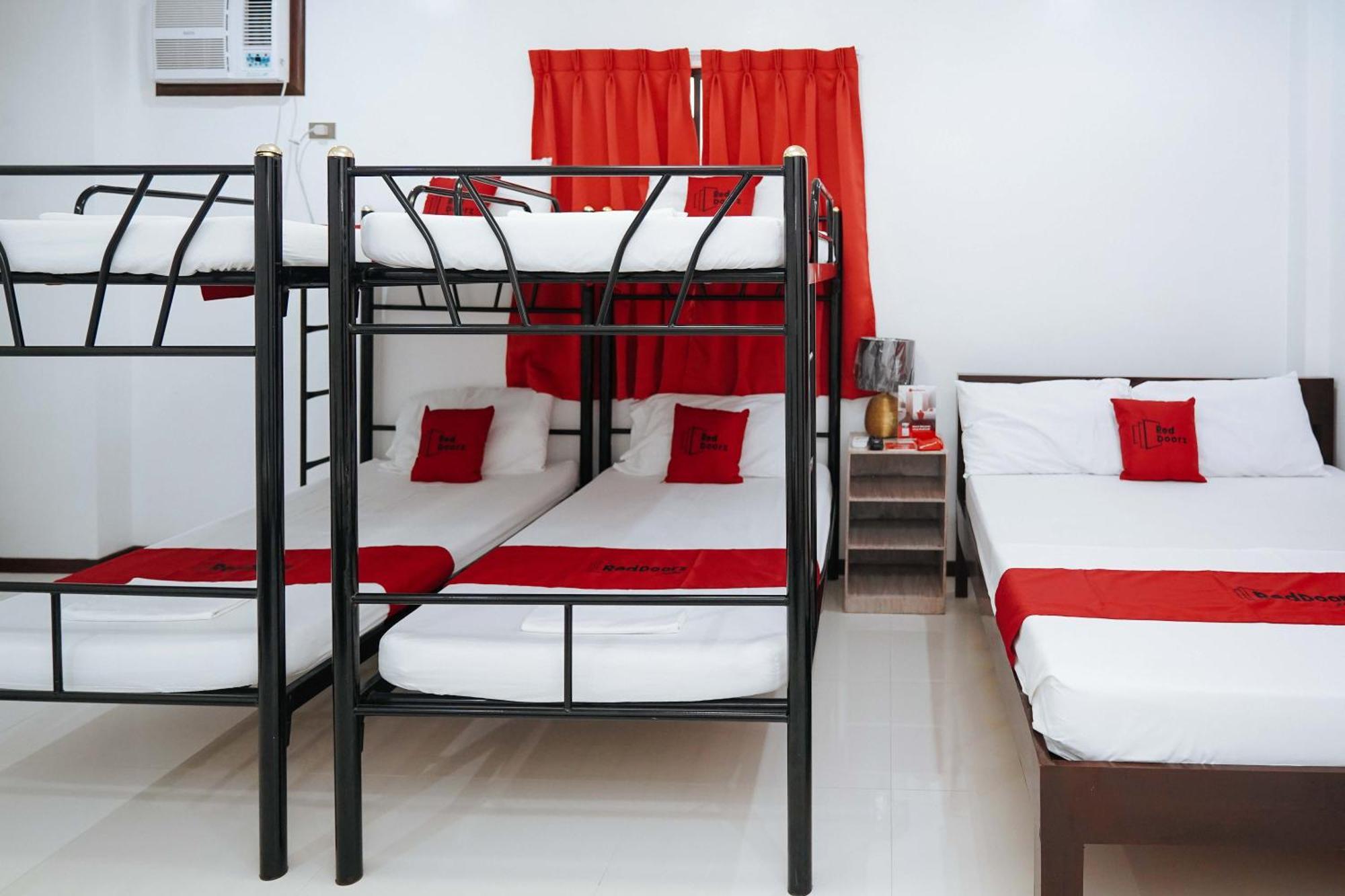 Reddoorz Plus At Billy'S Resort Oslob Exteriér fotografie