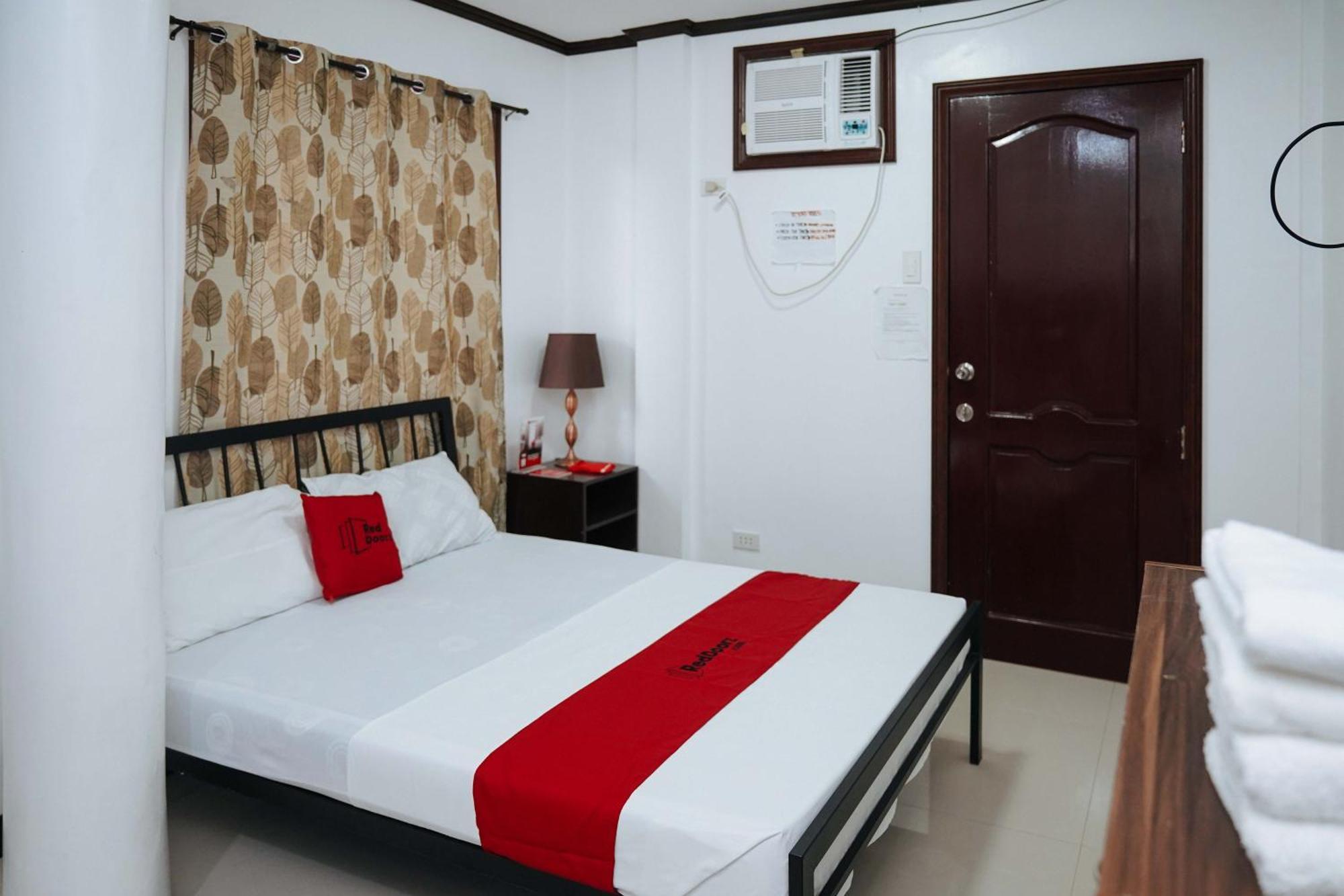Reddoorz Plus At Billy'S Resort Oslob Exteriér fotografie