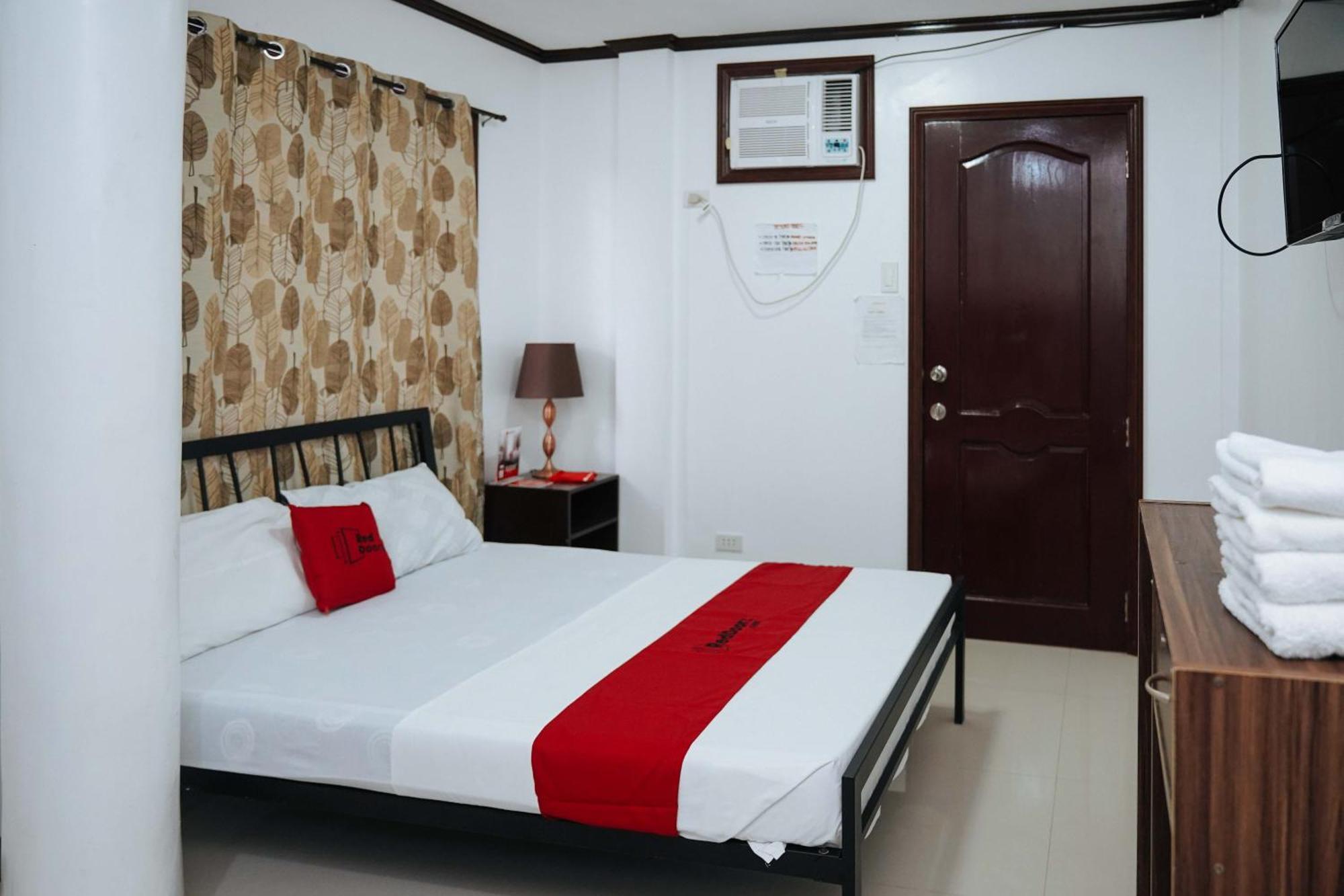 Reddoorz Plus At Billy'S Resort Oslob Exteriér fotografie