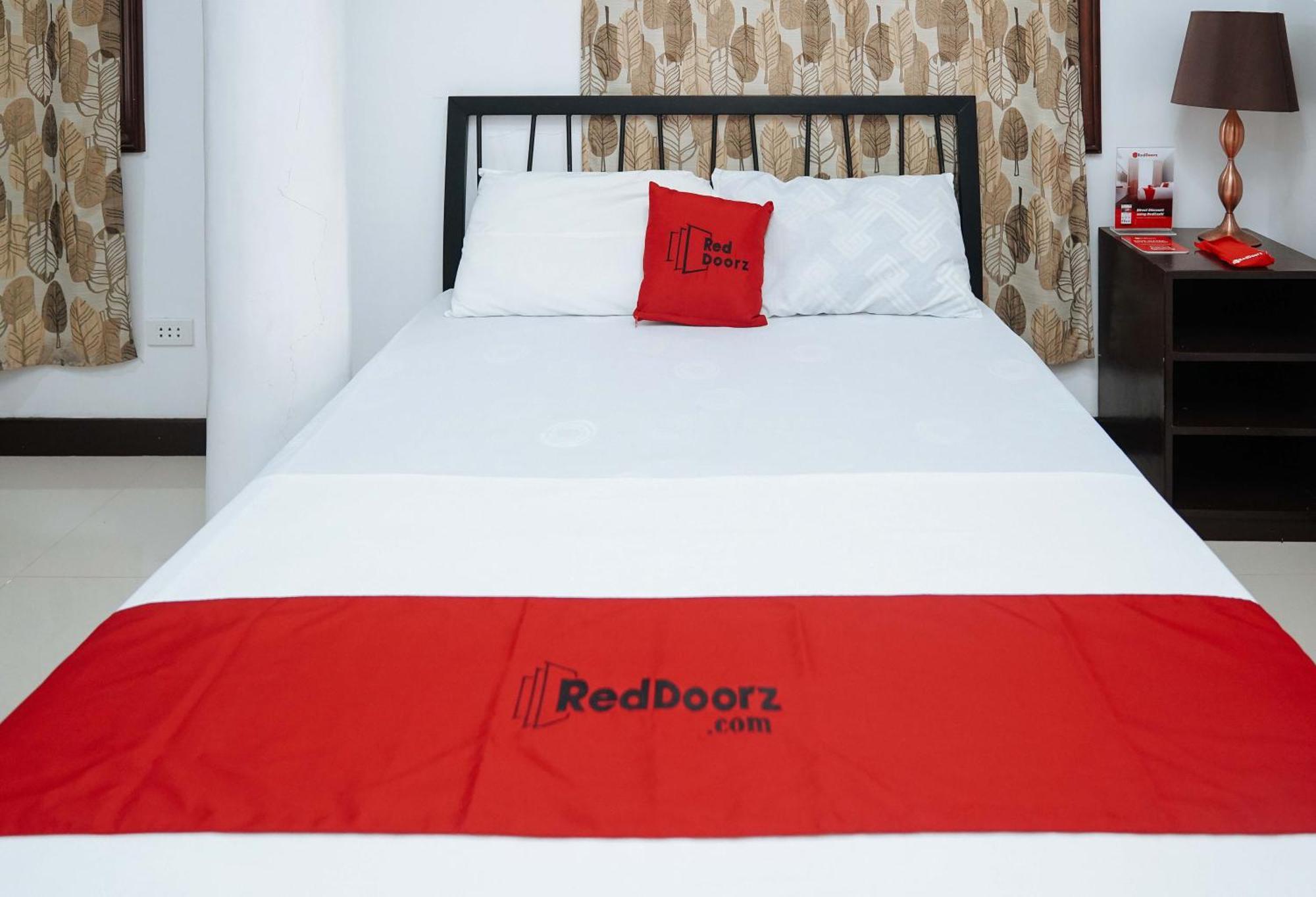 Reddoorz Plus At Billy'S Resort Oslob Exteriér fotografie