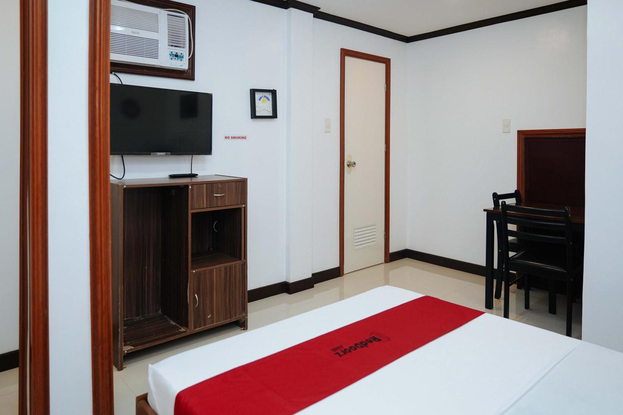 Reddoorz Plus At Billy'S Resort Oslob Exteriér fotografie