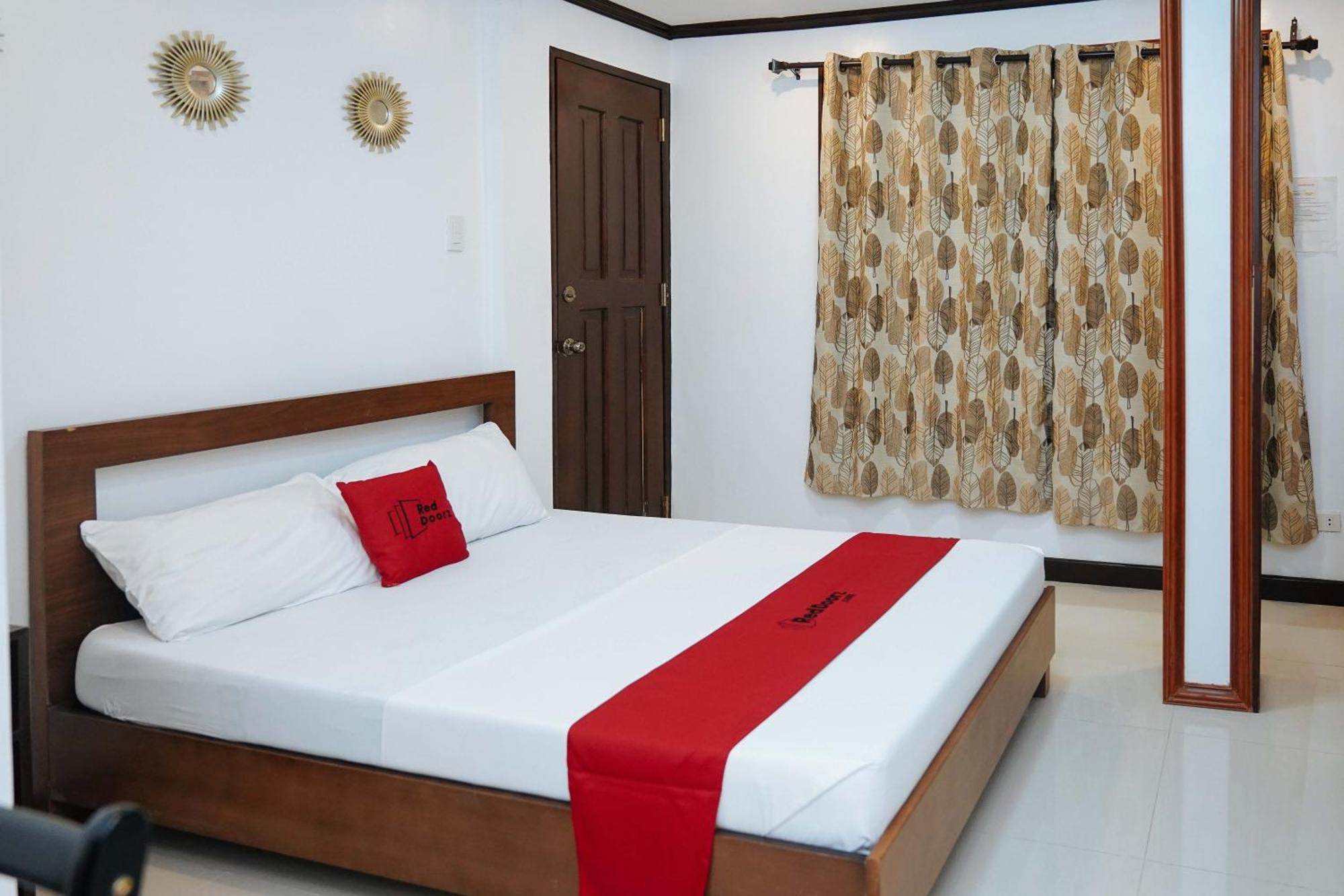 Reddoorz Plus At Billy'S Resort Oslob Exteriér fotografie