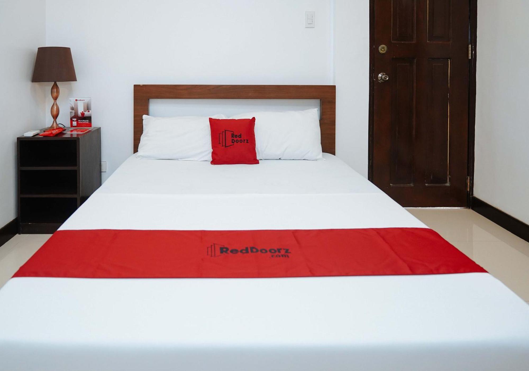 Reddoorz Plus At Billy'S Resort Oslob Exteriér fotografie